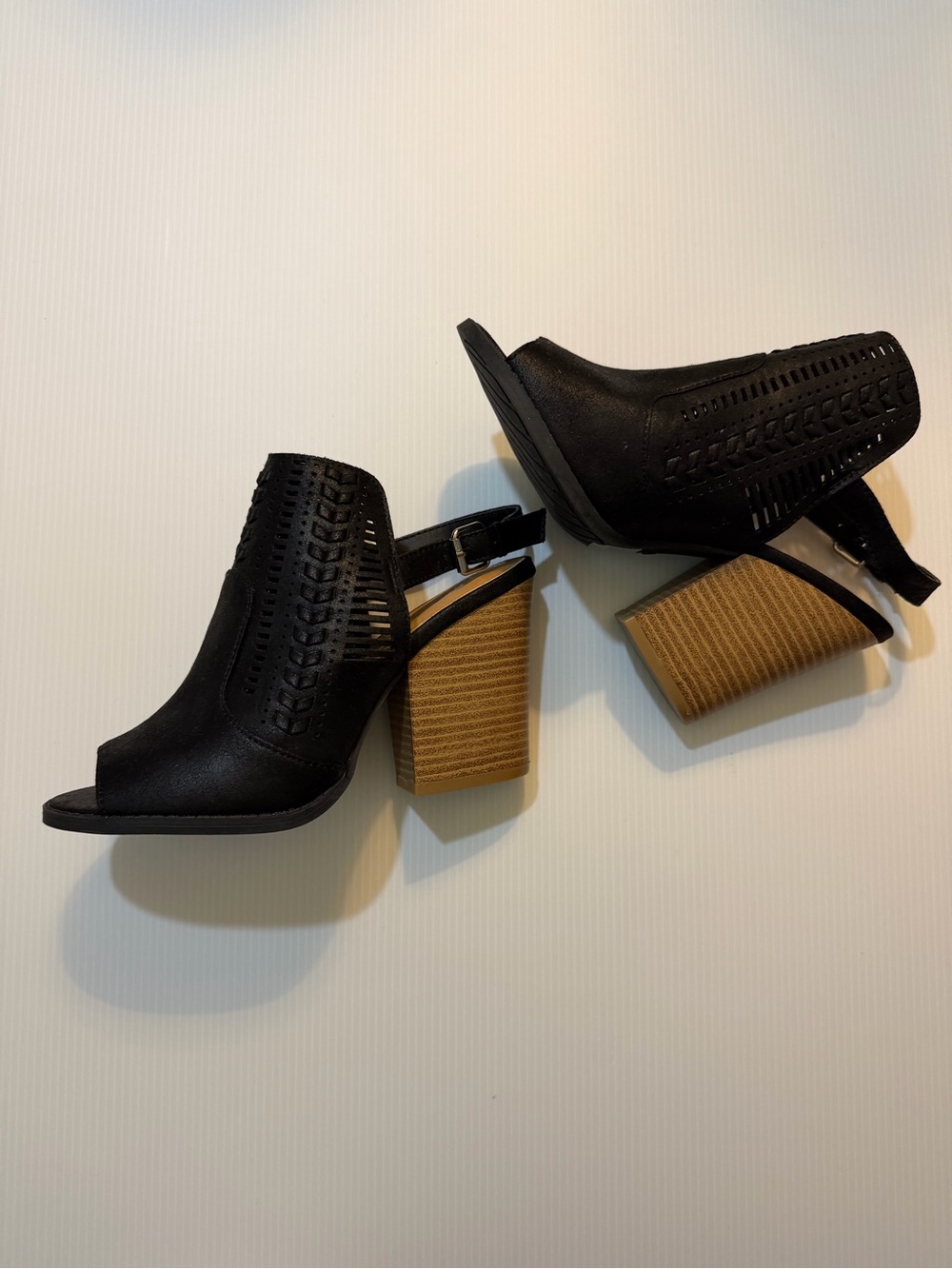 Qupid - Size 6- Black Peep-Toe Cutout Block Heel Sandals